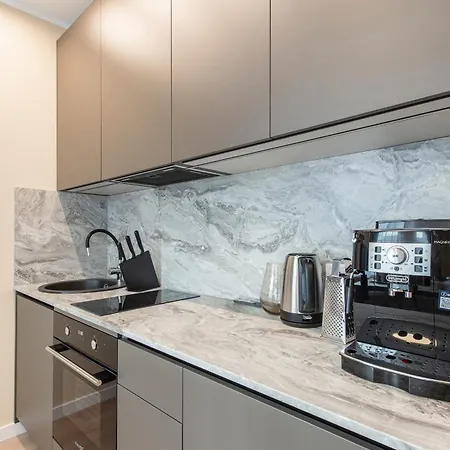 Apartament Cheerful & Modern In Town Center