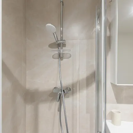 Cheerful & Modern In Town Center Apartament