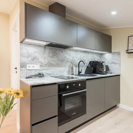 Cheerful & Modern In Town Center Apartament *