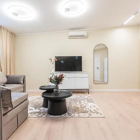 Apartament Cheerful & Modern In Town Center *