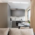 Apartamento Modern In Town Centre - Lift, Self Check-in, Aircon & Smart Tv