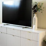 Apartamento Modern In Town Centre - Lift, Self Check-in, Aircon & Smart Tv