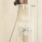 Modern In Town Centre - Lift, Self Check-in, Aircon & Smart Tv *