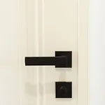 Modern In Town Centre - Lift, Self Check-in, Aircon & Smart Tv *