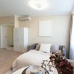 Modern In Town Centre - Lift, Self Check-in, Aircon & Smart Tv Ryga