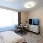 Modern In Town Centre - Lift, Self Check-in, Aircon & Smart Tv