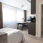 Apartamento Modern In Town Centre - Lift, Self Check-in, Aircon & Smart Tv *