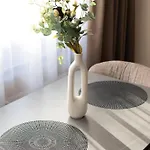 Modern In Town Centre - Lift, Self Check-in, Aircon & Smart Tv Ryga