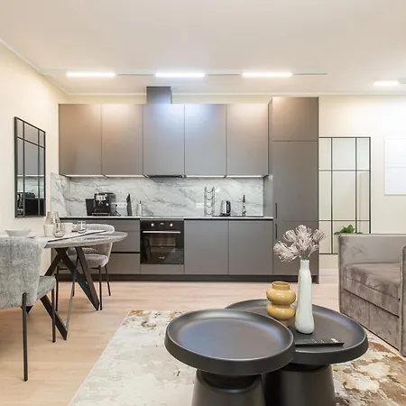 Cheerful & Modern In Town Center Διαμέρισμα *