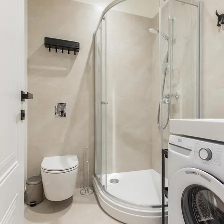 Cheerful & Modern In Town Center * Riga