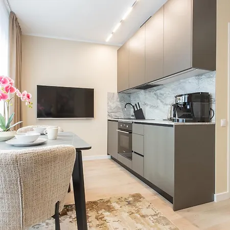 Apartment Cheerful & Modern In Town Center Riga