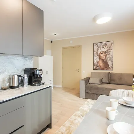 Cheerful & Modern In Town Center Riga