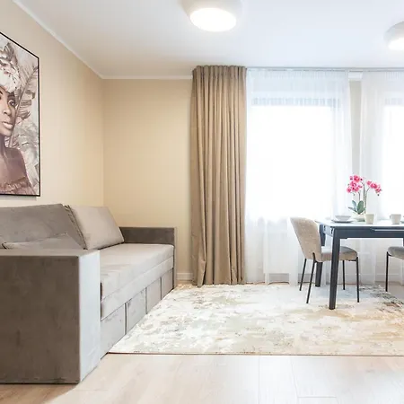 Apartment Cheerful & Modern In Town Center