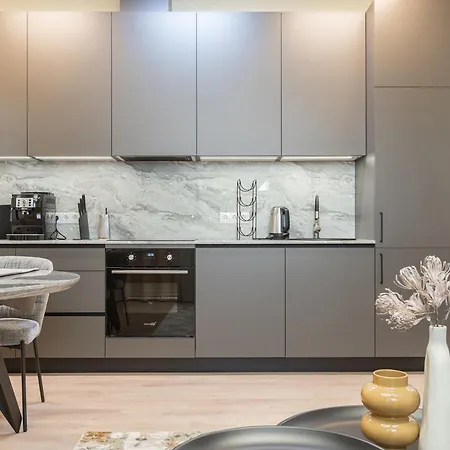 Apartamento Modern In Town Centre - Lift, Self Check-in, Aircon & Smart Tv Riga