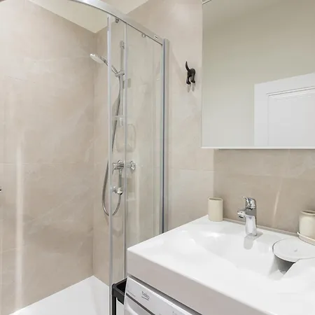 Cheerful & Modern In Town Center * Riga