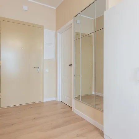 Διαμέρισμα Cheerful & Modern In Town Center *