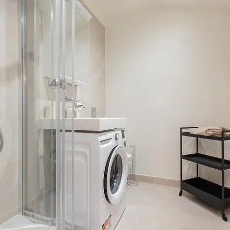 Cheerful & Modern In Town Center Riga