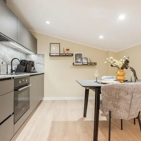 Cheerful & Modern In Town Center Ρίγα