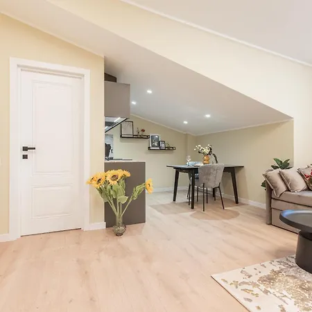 Cheerful & Modern In Town Center Riga