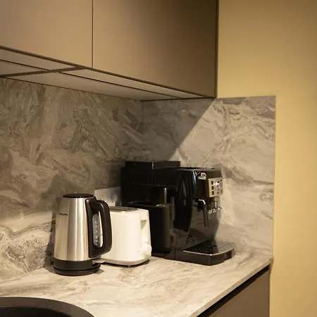 Modern In Town Centre - Lift, Self Check-in, Aircon & Smart Tv * ريغا
