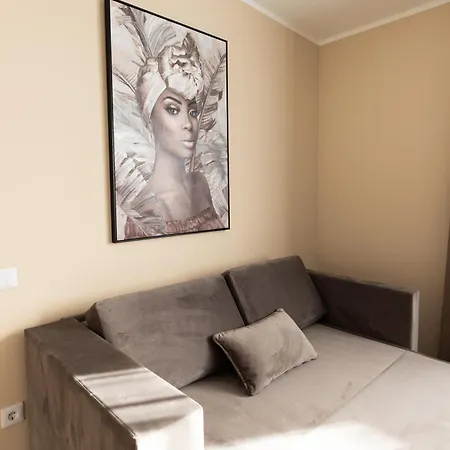 Modern In Town Centre - Lift, Self Check-in, Aircon & Smart Tv * ريغا