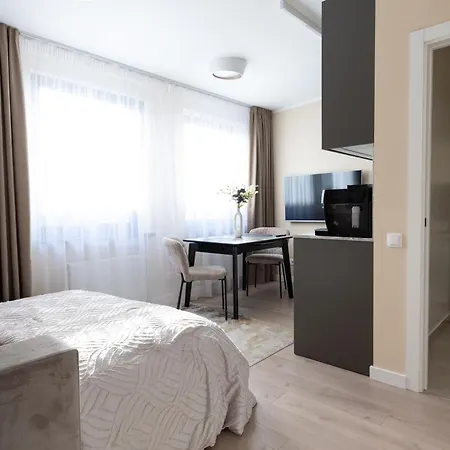 Apartamento Modern In Town Centre - Lift, Self Check-in, Aircon & Smart Tv *