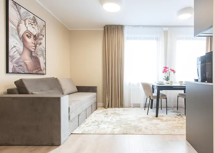 Dzīvoklis Modern In Town Centre - Lift, Self Check-in, Aircon & Smart Tv