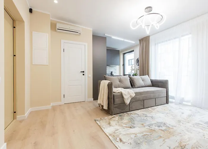 Dzīvoklis Modern In Town Centre - Lift, Self Check-in, Aircon & Smart Tv Riga