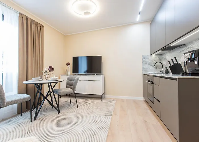 Modern In Town Centre - Lift, Self Check-in, Aircon & Smart Tv Riga