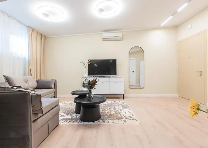 Dzīvoklis Modern In Town Centre - Lift, Self Check-in, Aircon & Smart Tv *