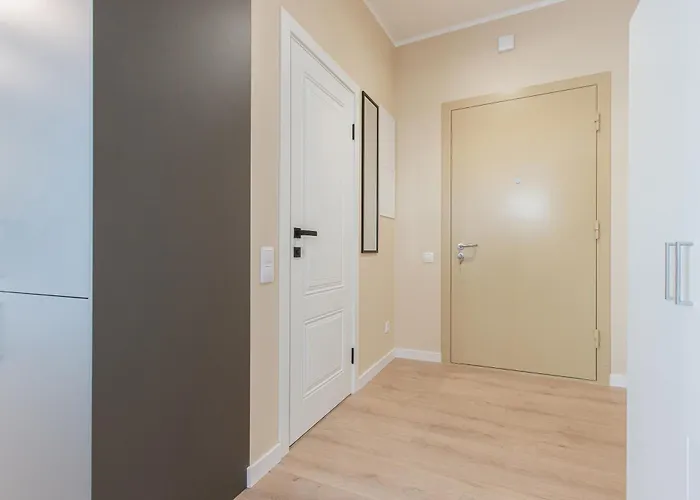 Dzīvoklis Modern In Town Centre - Lift, Self Check-in, Aircon & Smart Tv