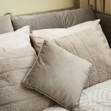 Modern In Town Centre - Lift, Self Check-in, Aircon & Smart Tv Apartment