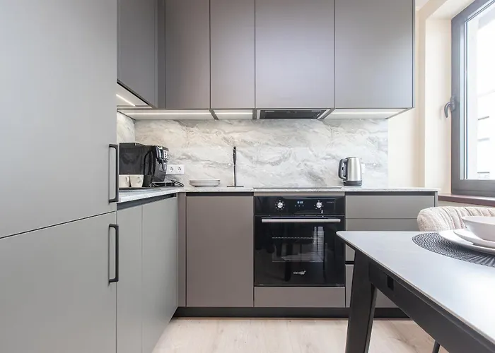 Modern In Town Centre - Lift, Self Check-in, Aircon & Smart Tv Apartment