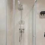Modern In Town Centre - Lift, Self Check-in, Aircon & Smart Tv *