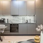 Апартаменты Modern In Town Centre - Lift, Self Check-in, Aircon & Smart Tv Рига