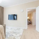 Modern In Town Centre - Lift, Self Check-in, Aircon & Smart Tv * Рига