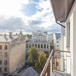 Modern In Town Centre - Lift, Self Check-in, Aircon & Smart Tv Апартаменты *