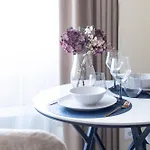 Апартаменты Modern In Town Centre - Lift, Self Check-in, Aircon & Smart Tv Рига